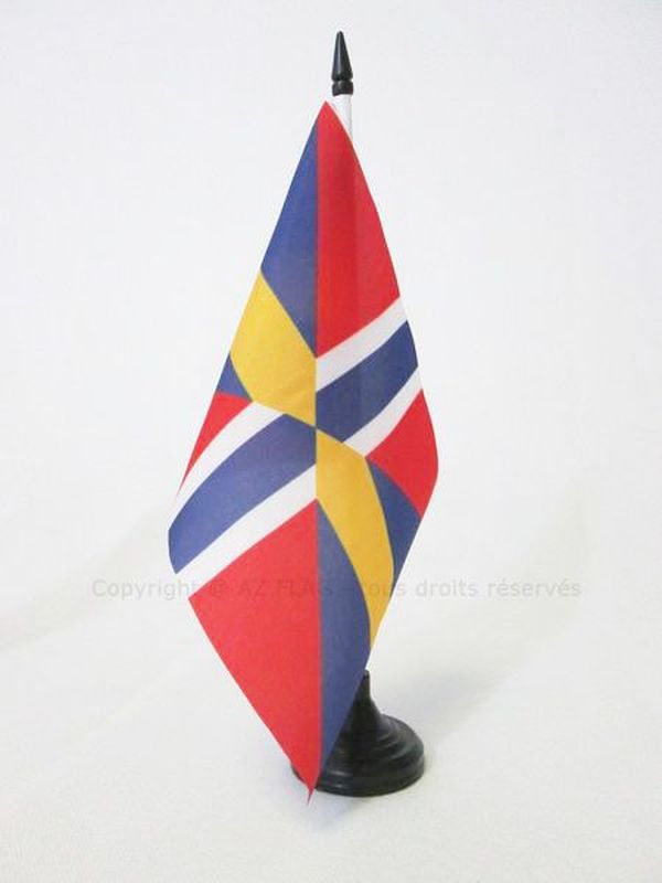 SWEDEN AND NORWAY 1814-1905 TABLE FLAG 5'' x 8'' - SWEDEN AND NORWAY DESK FLAG 2 - Picture 1 of 2