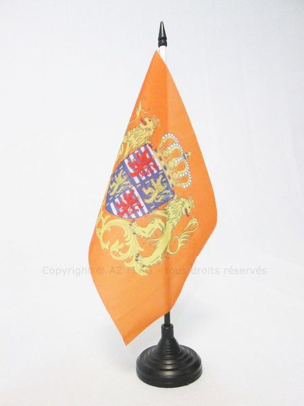 BANDERA de MESA del ESTANDARTE DEL GRAN DUQUE DE LUXEMBURGO 21x14cm - BANDERINA - Imagen 1 de 2